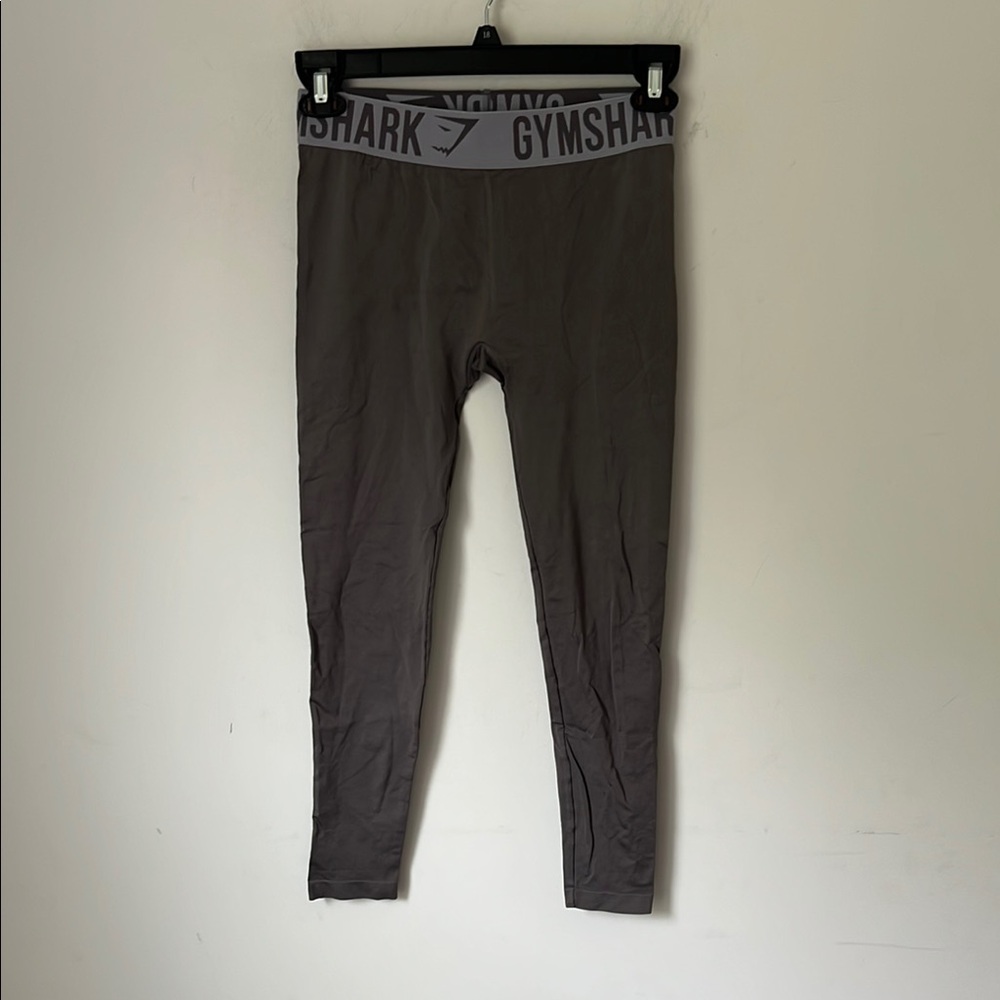 Gymshark Women’s Workout Gray Athletic Gym Leggings, size small 🕶️
